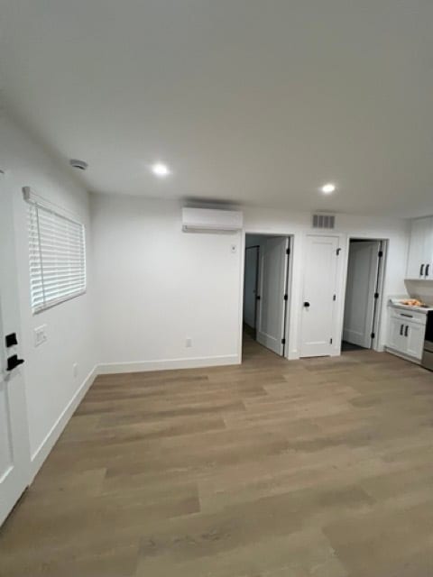 Foto del edificio - 24332 Chestnut St Newhall, CA 91321