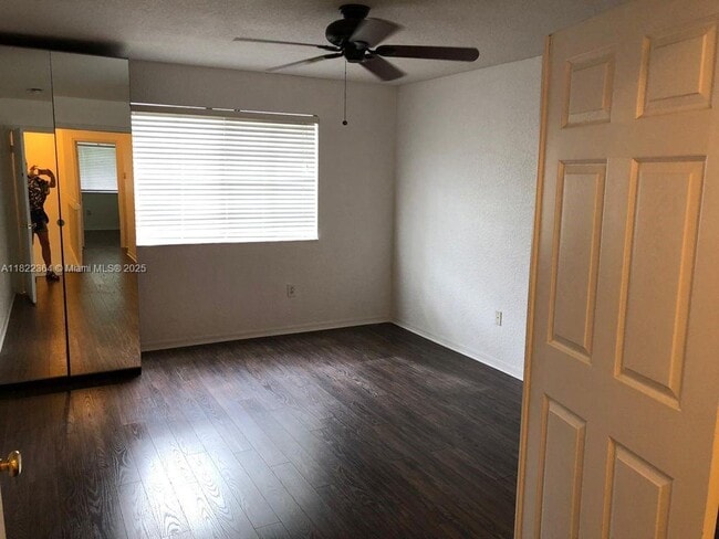 Foto del edificio - 5779 NW 116th Ave