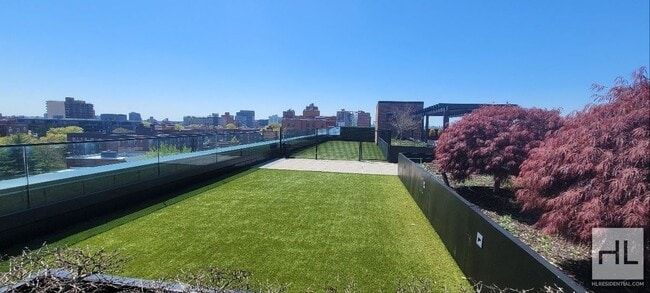 Foto del edificio - NORTHERN BOULEVARD