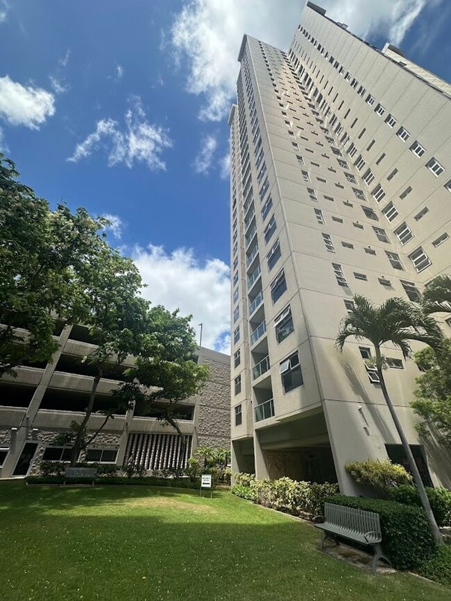 Building Photo - 1450 Young St