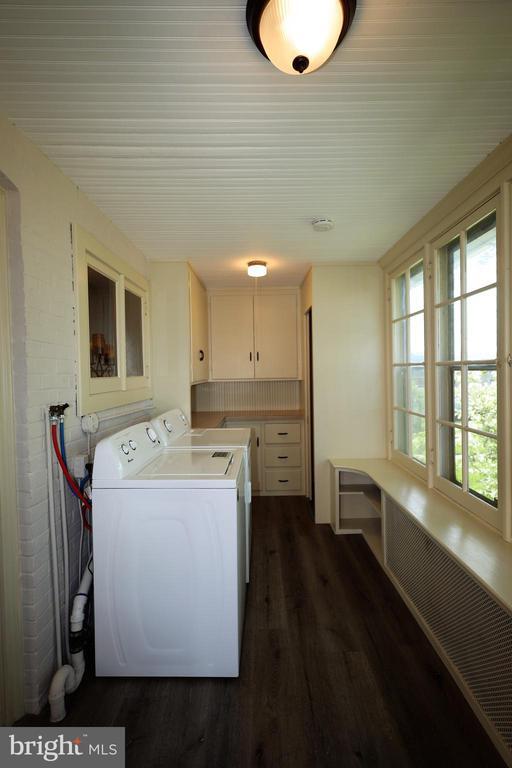 Building Photo - 231 Tohickon Ave