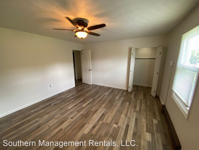 Foto del edificio - 2 br, 1.5 bath House - 109 Twin Hills Road...