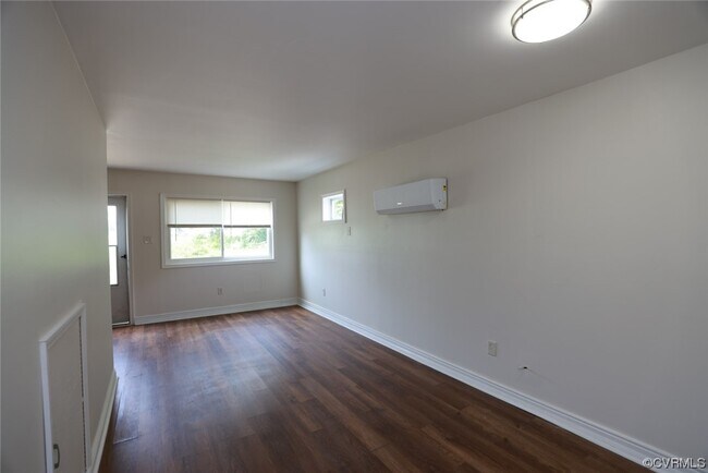 Building Photo - 3527 Bolling Rd
