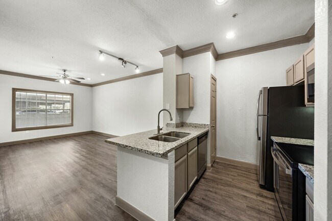 Foto del edificio - Move-In Specials You’ll Love!