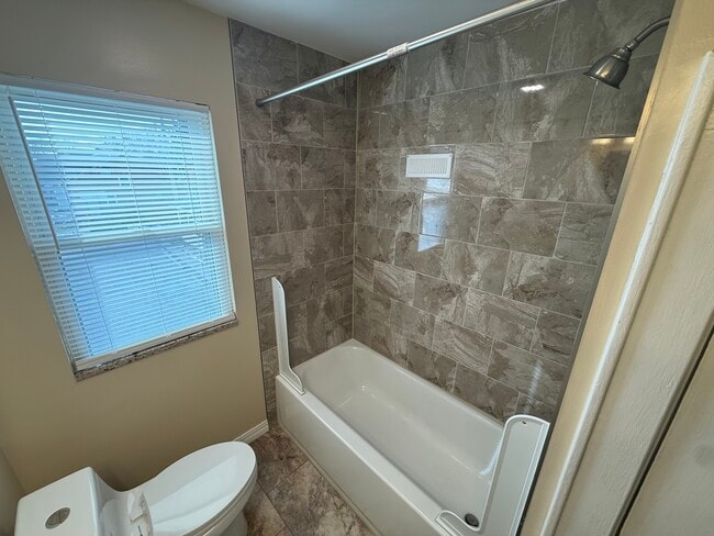 Building Photo - 2877 Sullivant Ave