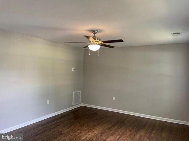 Foto del edificio - 108 Hunter Run Rd