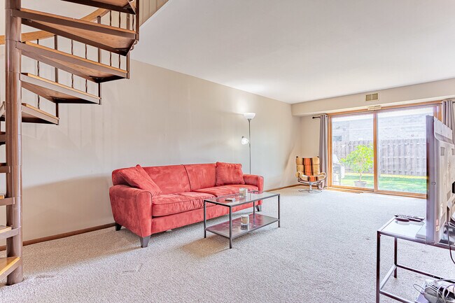 Foto del edificio - 821 Oakton St