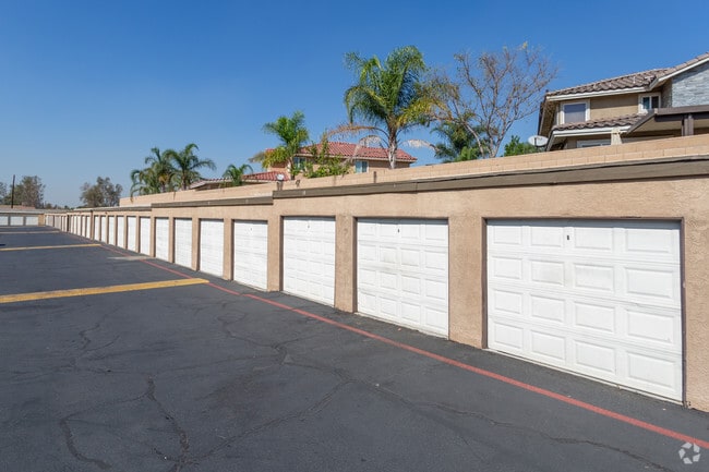 Building Photo - Mountain Crest Townhomes