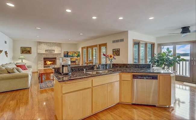 Foto del edificio - 4216 Morris Park Rd