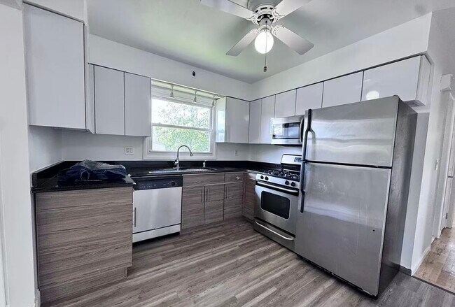 Building Photo - 121 Egbert Ave