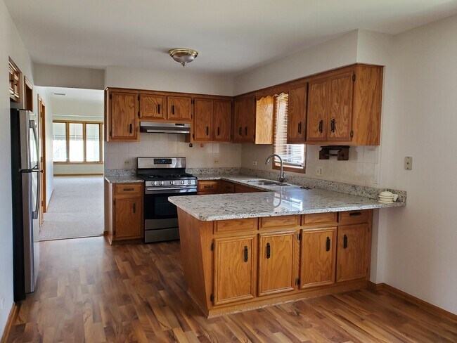 Foto del edificio - 8841 Chester Ave