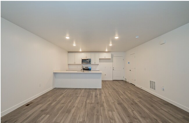 Living Room - 645 Hal St