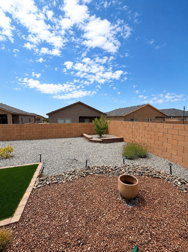Foto del edificio - 174 Spectrum Ave SW