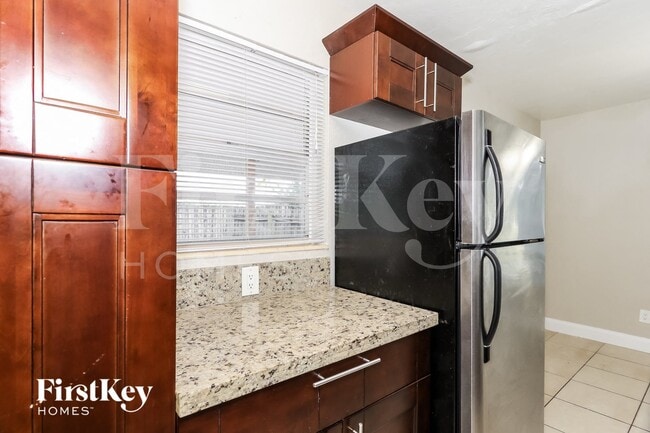 Building Photo - 2350 SW 68th Terrace