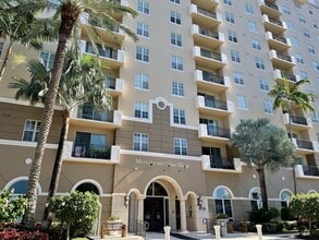 Building Photo - 616 Clearwater Park Rd