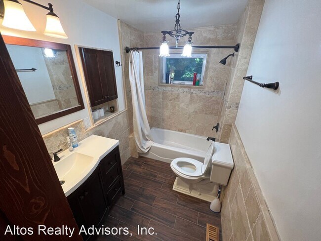Building Photo - 4 br, 2 bath House - 14515 Big Basin Way