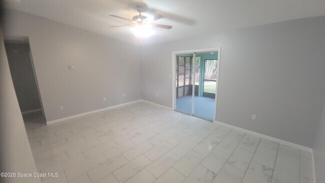 Foto del edificio - 737 Geoffrey Ave SW