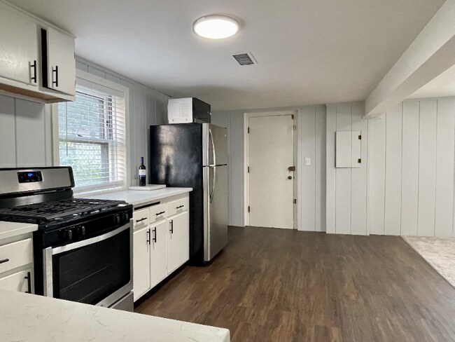 Foto del edificio - 3111 W Jarlath St