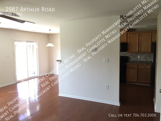 Building Photo - Delightful 4bd/2.5bth home