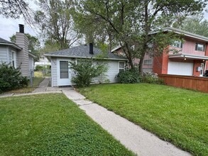 Building Photo - 1120 Custer Ave