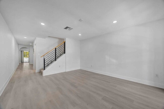 Building Photo - 2 Bedroom and 2.5 Bathroom Townhouse