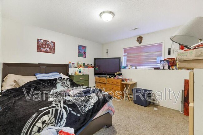 Photo du bâtiment - 3588-3588 Springer Rd