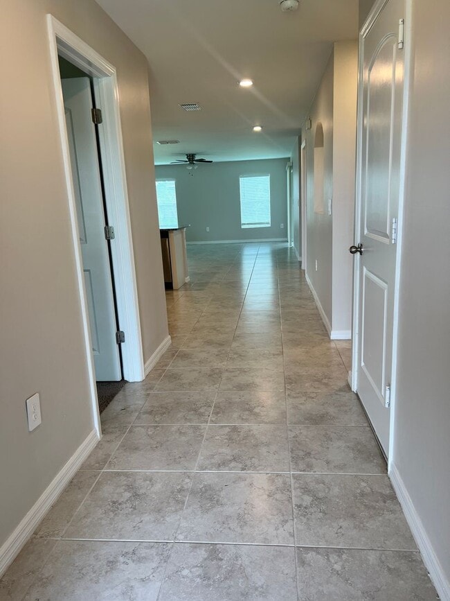 Building Photo - $500 off SPECIAL * Cape Coral 3BR/2BA Home with 2-Car Garage and Screened Lanai