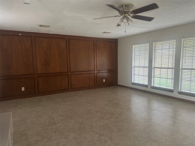 Foto del edificio - 14802 Sagamore Hills Dr