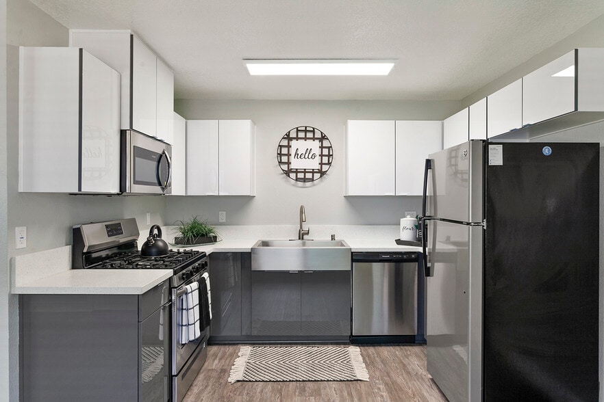 The Circle Apartments at Long Beach