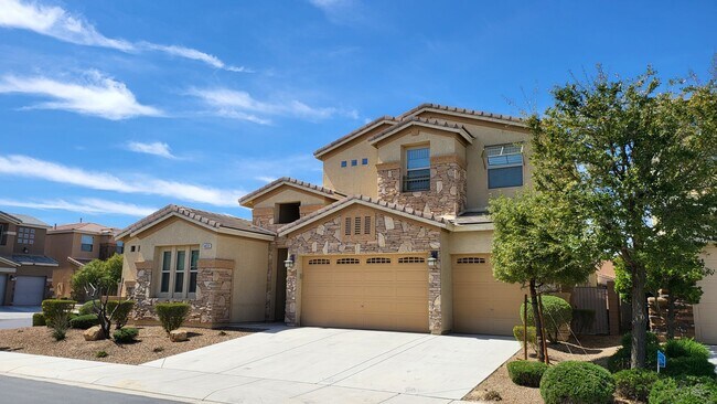 Foto del edificio - 5 bedroom, 4 bathroom home with a Casita