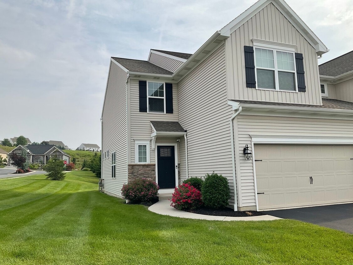 Foto principal - 1698 Haralson Dr