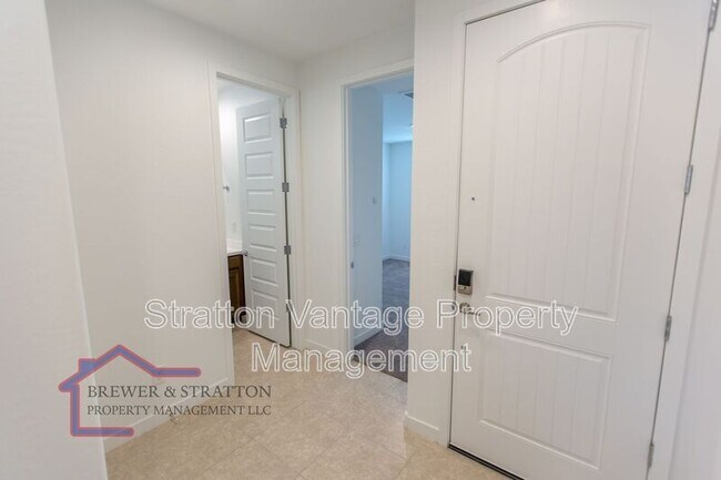 Building Photo - 7425 S 22nd Ave