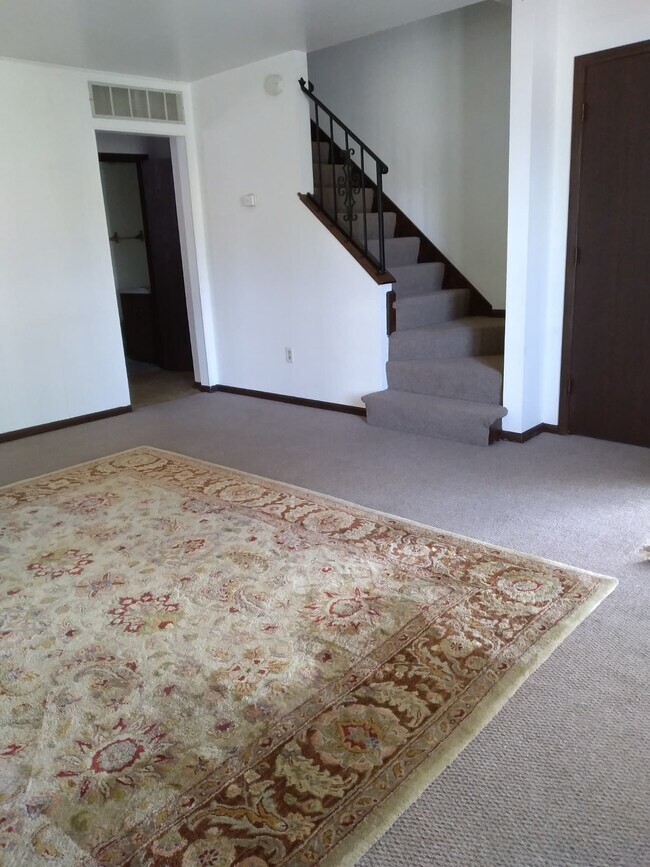 Living Room - 419 Spivak Dr