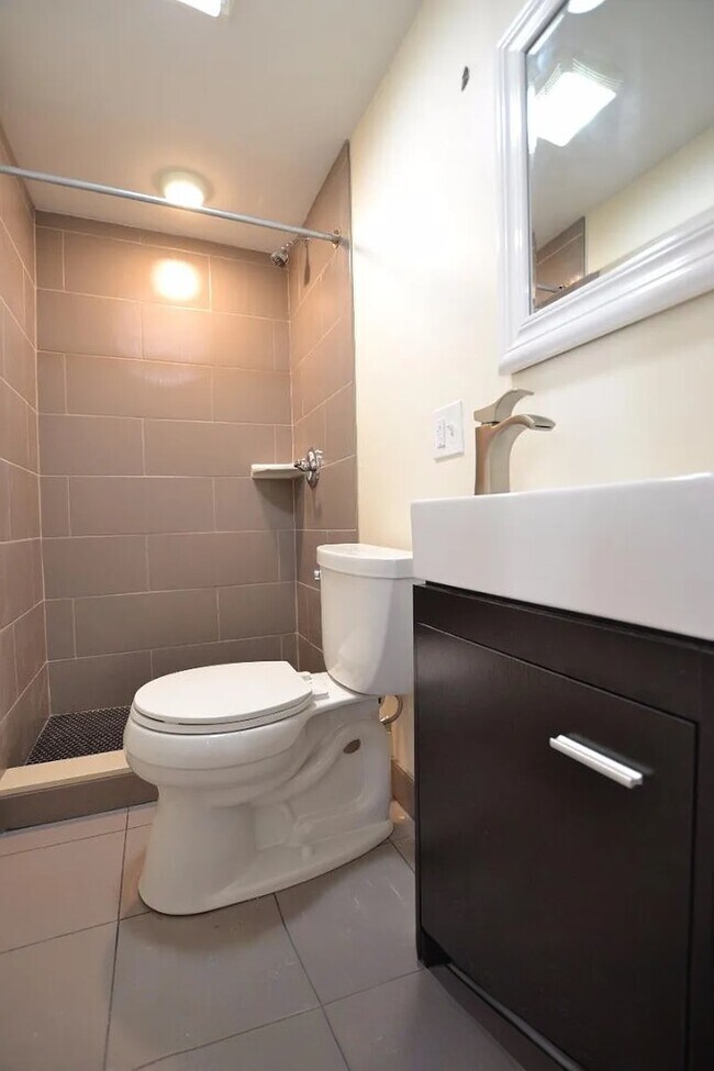 Foto del edificio - 23 Weitz St