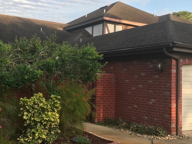 Foto del edificio - 2032 N Carpenter Rd