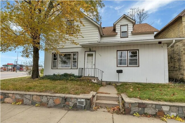 Foto del edificio - 106 15th Ave S