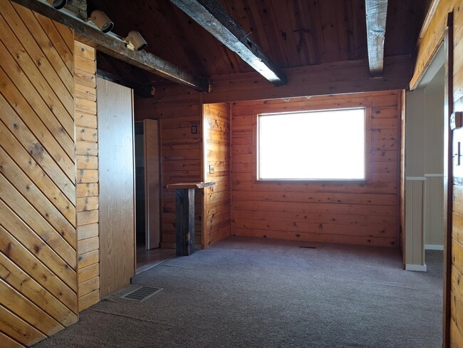 Building Photo - 705 Caswell St