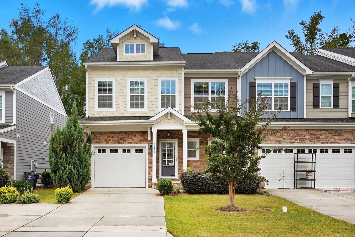 FIRST FLOOR MASTER BEDROOM-END UNIT-GREAT ... - FIRST FLOOR MASTER BEDROOM-END UNIT-GREAT ...