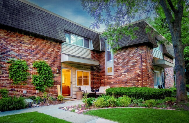 Foto del edificio - 531 Longshore Dr