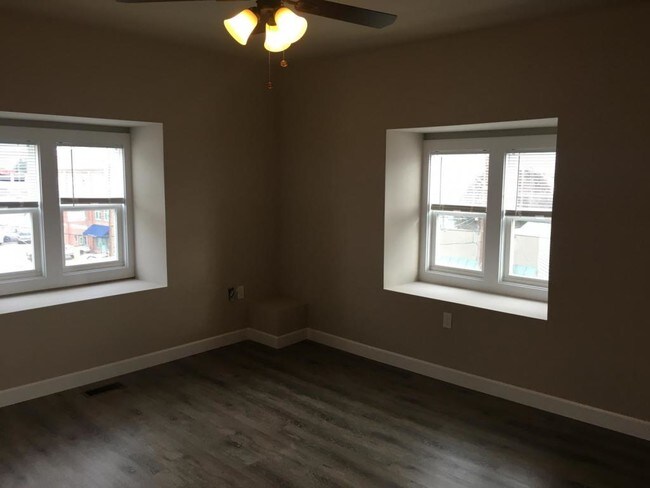 Building Photo - 1054 N. George St., 2nd Floor