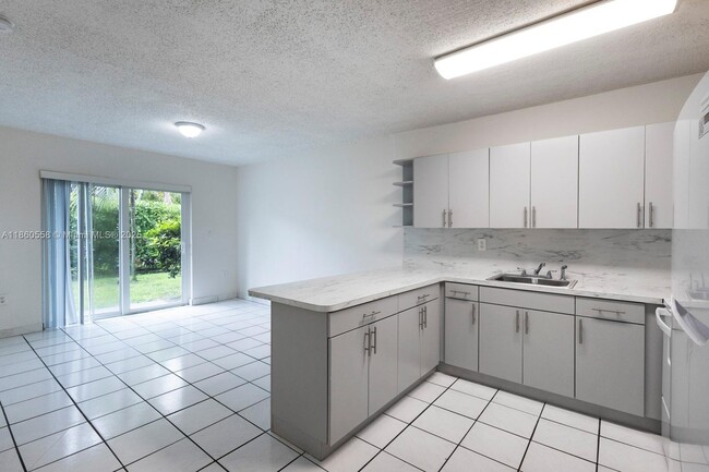 Foto del edificio - 11501 NW 2nd St