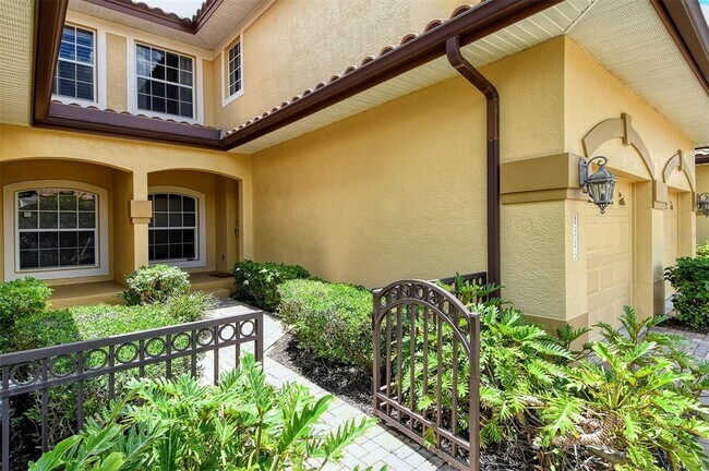 Foto del edificio - 8363 Miramar Way