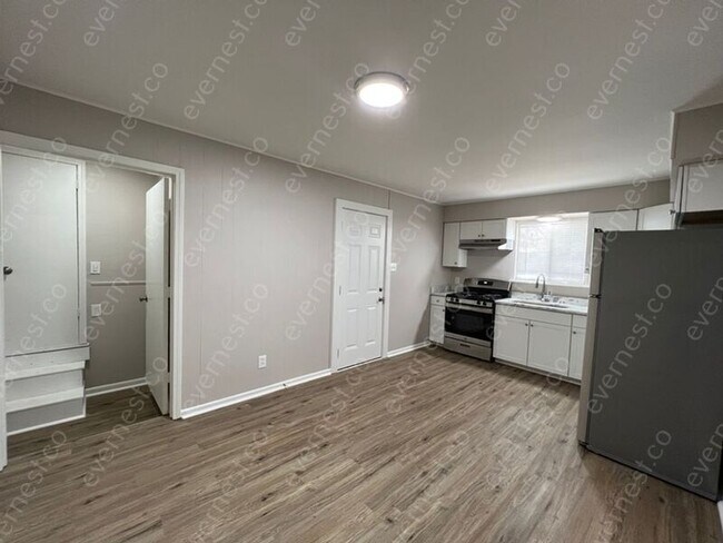 Foto del edificio - 5005 Gum Springs Rd