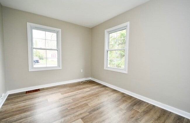 Building Photo - 310 Mason Ave