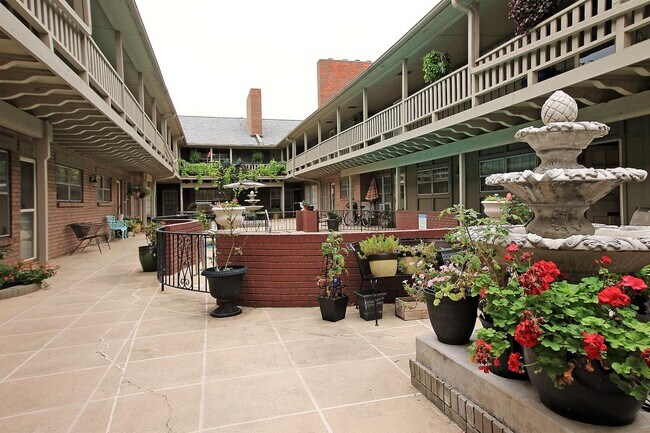 Foto del edificio - 4517 S Peoria Ave