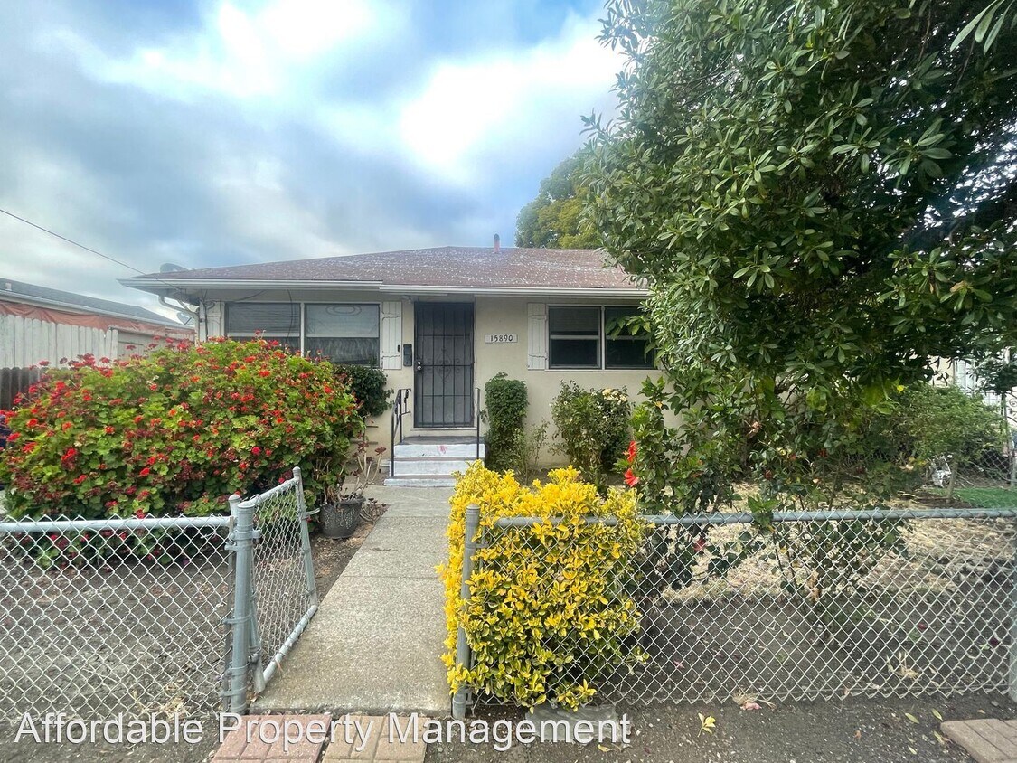 2 br, 1 bath House 15890 Maubert Avenue House Rental in San Leandro