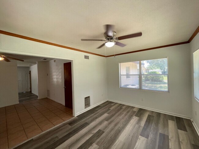 Foto del edificio - Beautiful 3 Bedroom, 1.5 Bathroom Home in ...