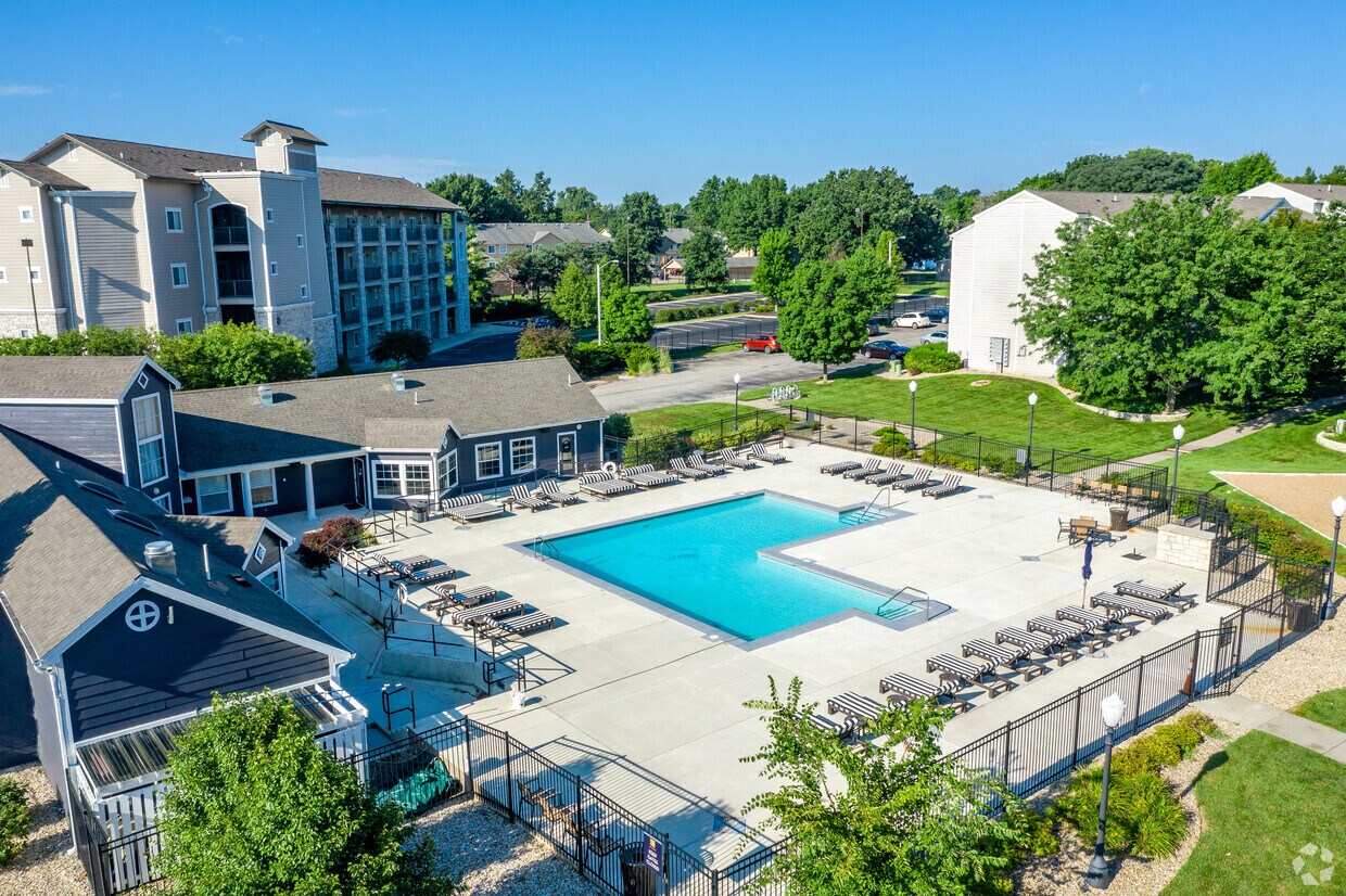 The Gramercy 2215 College Ave Manhattan, KS Apartments for Rent in