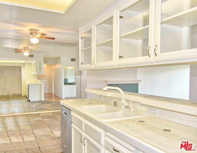 Foto del edificio - 521 Montana Ave