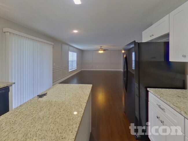 Building Photo - 1730 Sunset Ridge Dr